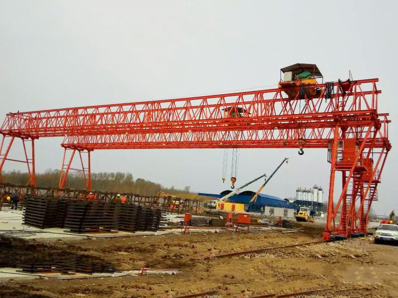 雙主梁門式起重機（桁架式）