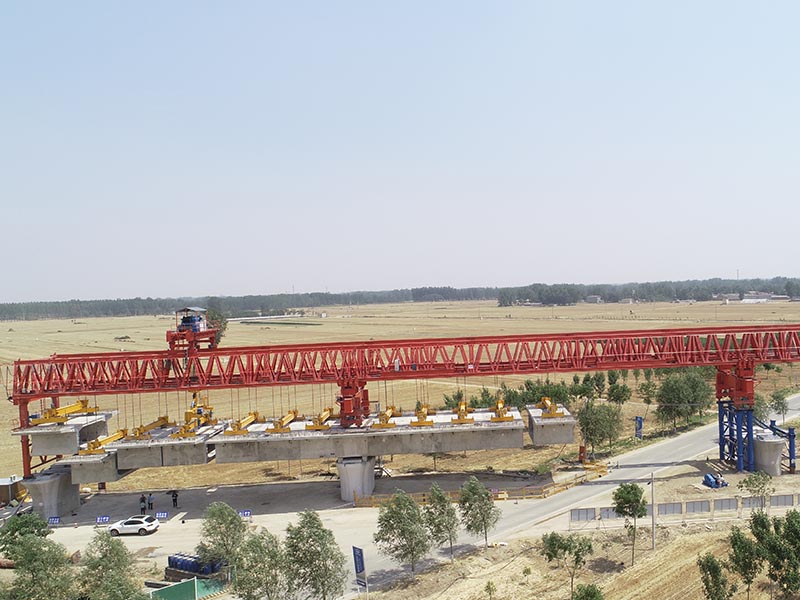 節段拼裝架橋機